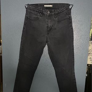 Black 721 Levi’s size 28. Length 30. Waterless.